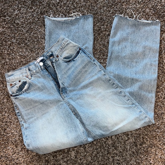 High Rise Flared Jeans - Picture 2 of 5